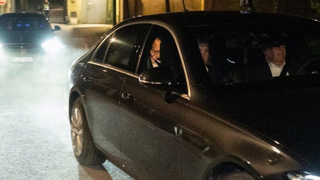 Government is considering cuts in continued wage payments