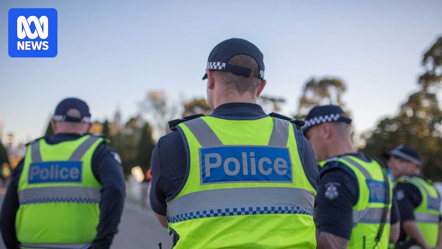 Liberals to offer $5,000 to overseas officers to relocate under plan to recruit 3,000 police