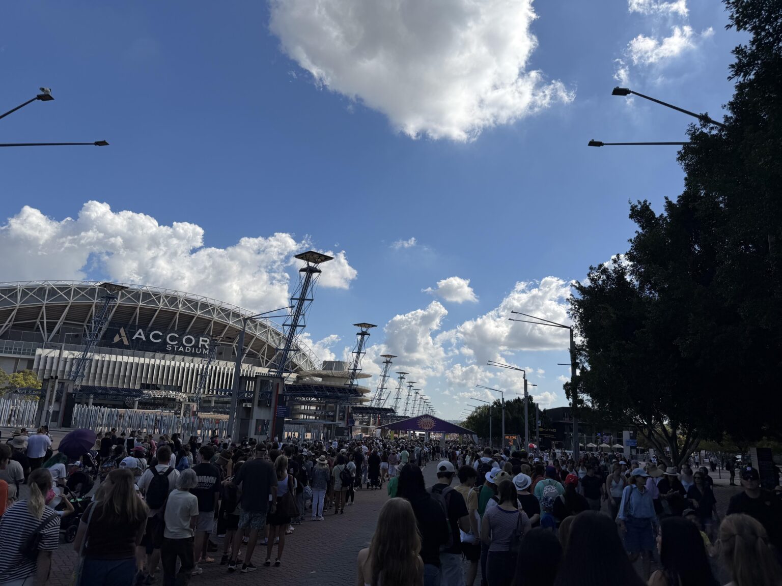 Easter Show lines are chaotic