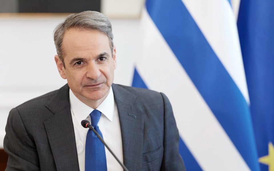 Greece urges EU-wide ban on under-15s using social media