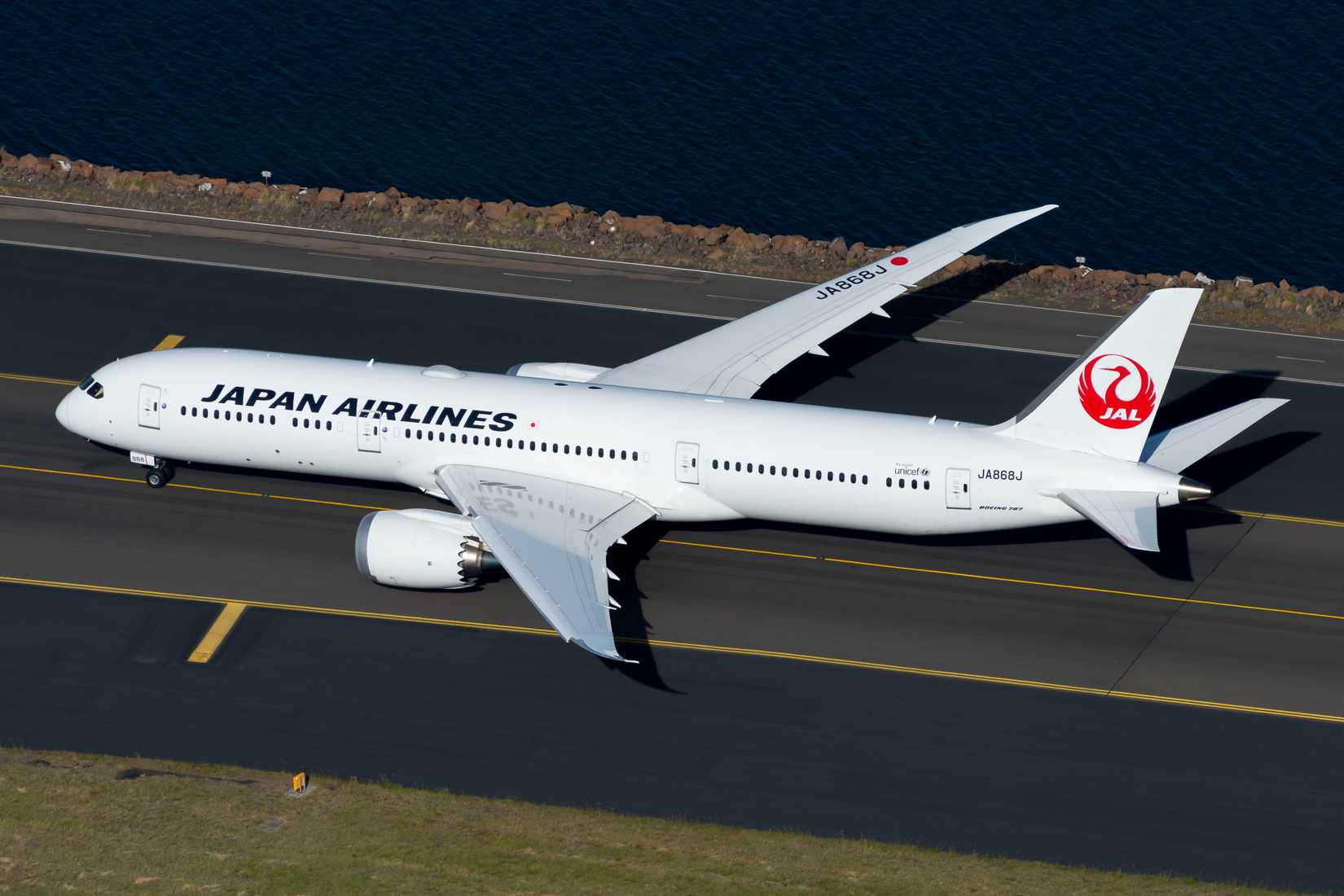 Japan Airlines Boeing 787-9 at SYD 