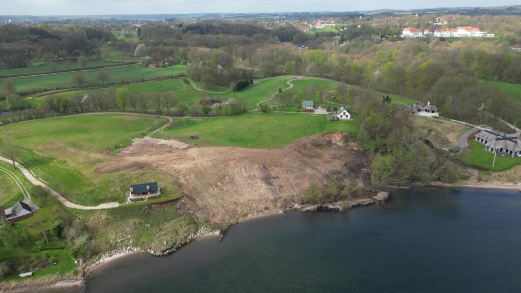 Illegal excavation work on a protected slope results in a fine (of DKK 100,000)