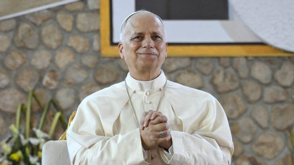 According to the Pope, the world is being destroyed by “a handful of tyrants.” Washington and the Vatican are at loggerheads. The background is criticism of the military interventions that Donald Trump instigated. Pope Leo is clearly not thinking of backing down.