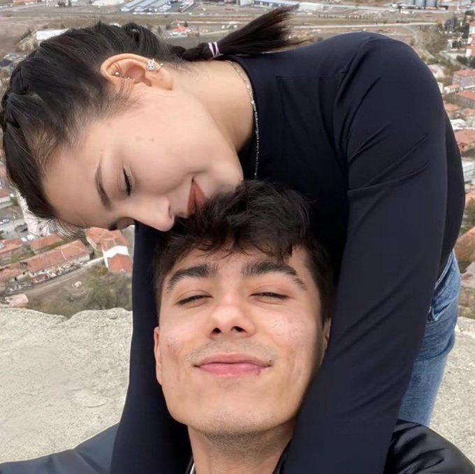 The sentences given to the murderers of Hakan Çakır, who was killed while trying to protect his brother, have been announced. 2 defendants were sentenced to life imprisonment, and the child defendants were sentenced to the upper limit: 14-year-old TYZ was sentenced to 25 years, 17-year-old BSZ was sentenced to 32 years, father Cemal Zeynal and Ahmet Emir Zeynal were sentenced to life imprisonment.