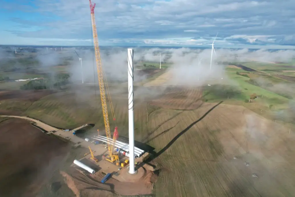 The Jonava project will combine 140MW of onshore wind, 330MWp of solar PV and 320MWh of energy storage. Image: European Energy.