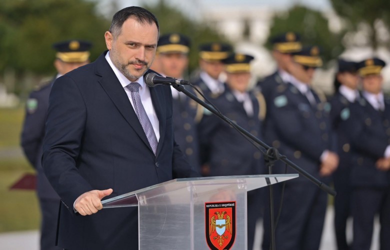 Albanian Defense Minister visits Kosovo