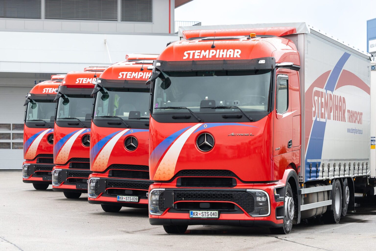 Mercedes-Benz Trucks marks 130 years with Slovenia focus
