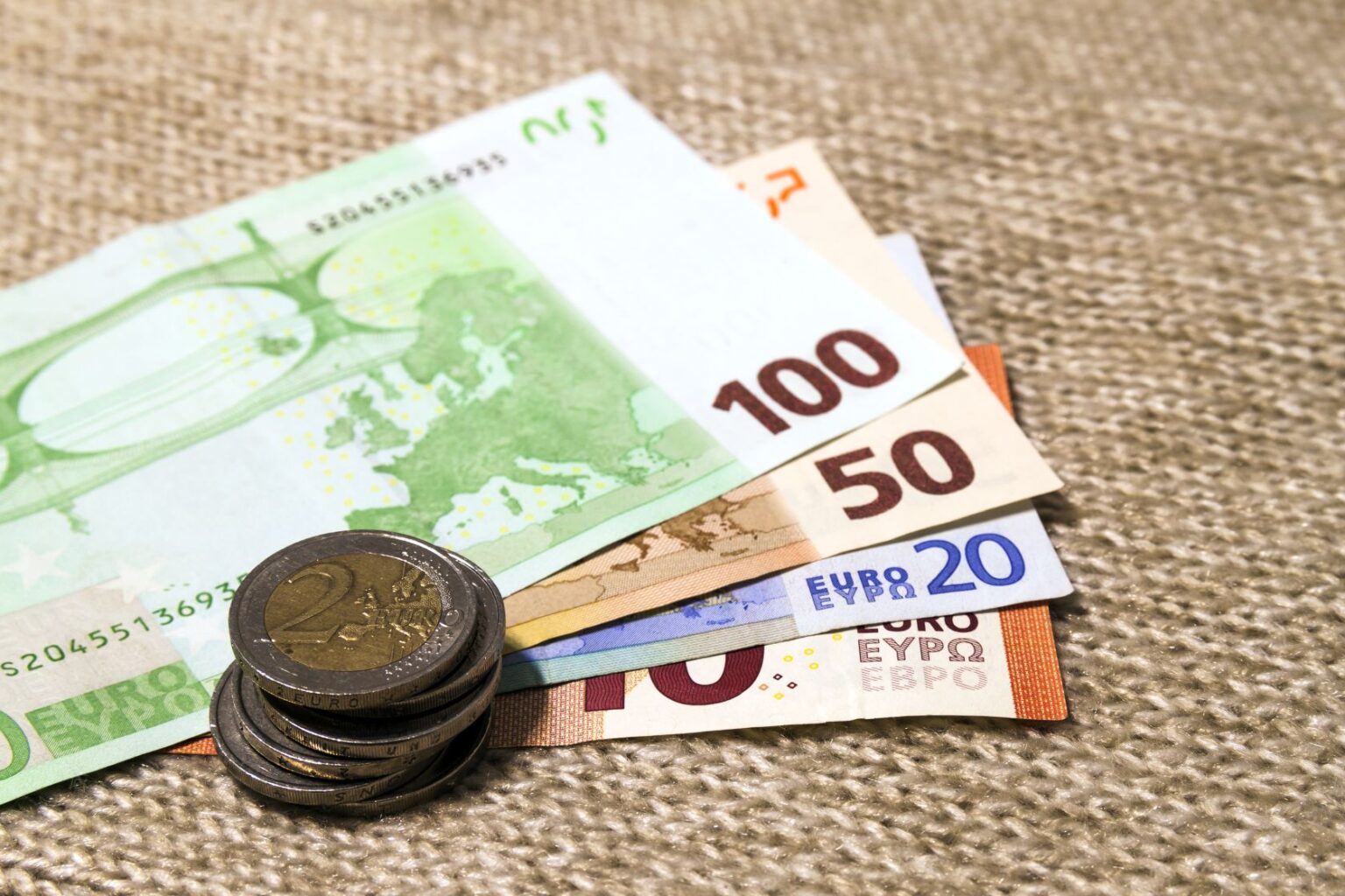 Counterfeit money seizures in Portugal rise 300%