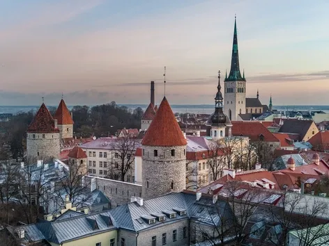 What Will Happen to Ukrainians in Lithuania and Latvia After 2027: Rules, Risks, and Options for Legalization