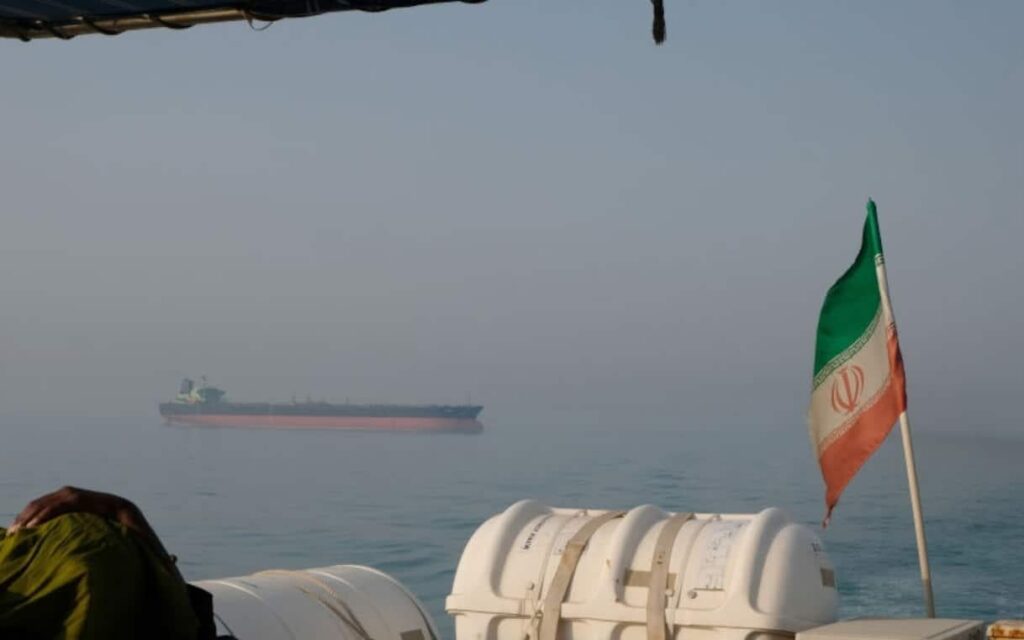 Iran, the NYT: "Tehran unable to remove mines and reopen Hormuz because it has not kept track of where they are positioned". Axios reports that some American ships have just passed through the strait