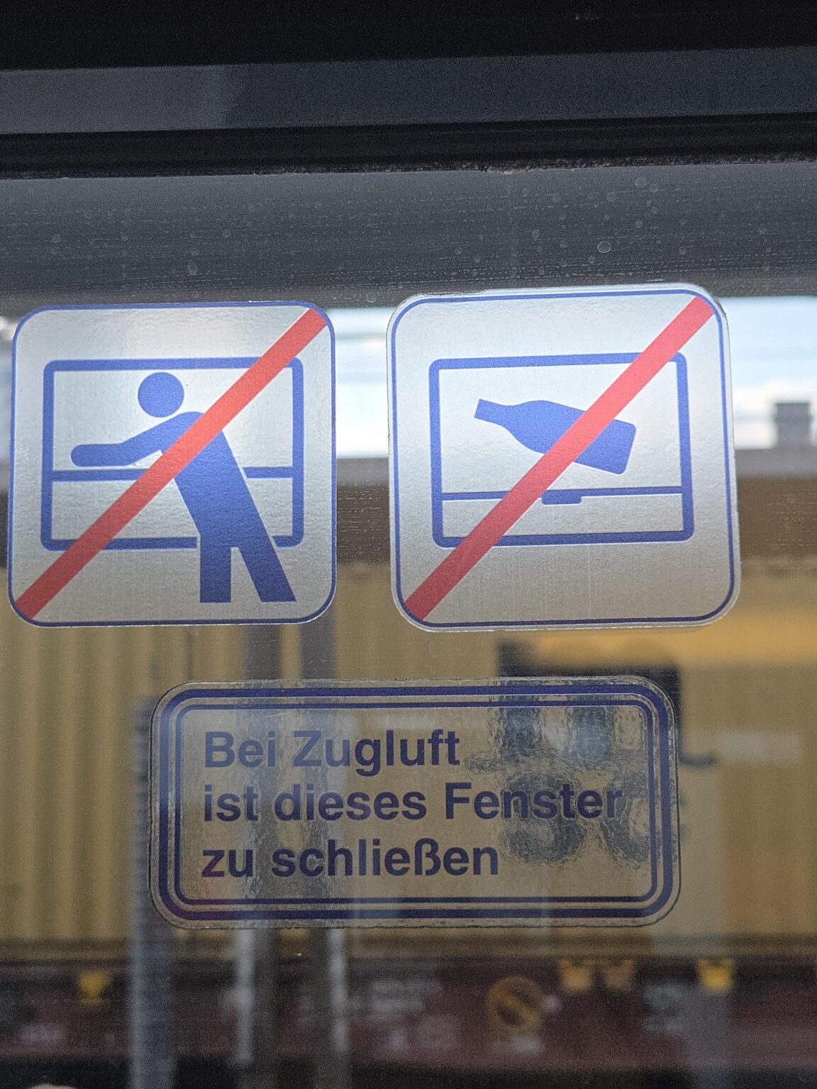 Which joker at ÖBB thought about this?