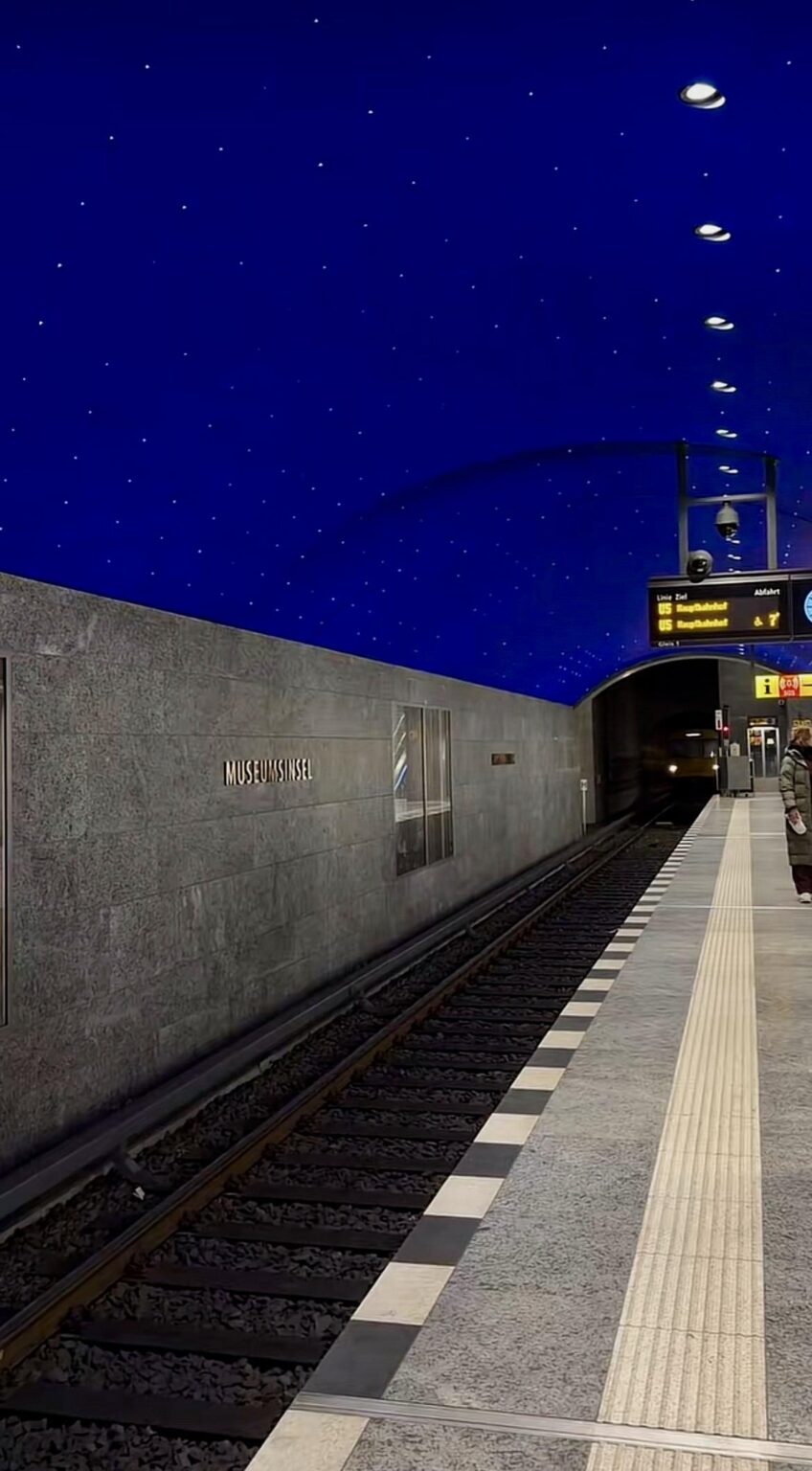 Berlin U-Bahn, but make it art