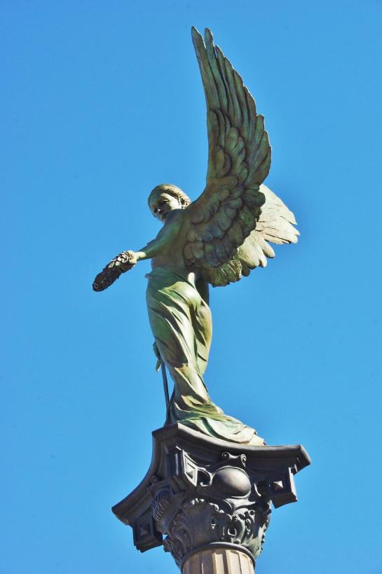 Does anyone know the model that the (new) Winged Victory in Marrickville is? Because crickey Nike!