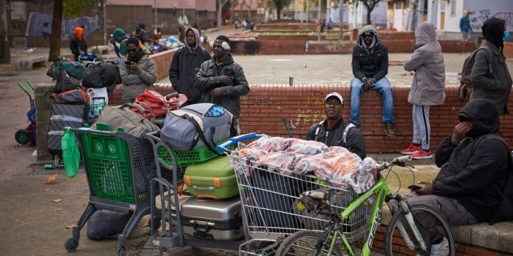 Spain finalizes amnesty measure for up to hundreds of thousands of immigrants