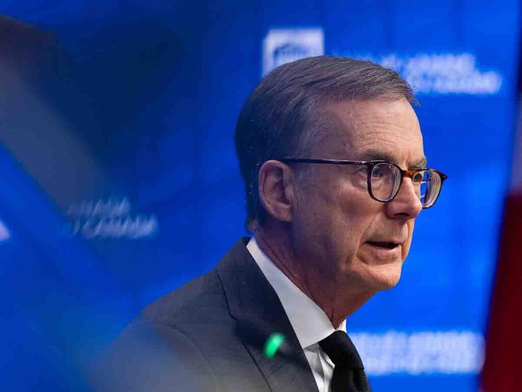 Bank of Canada's Macklem says he has spoken to Fed chair about risks from Anthropic's Mythos AI model