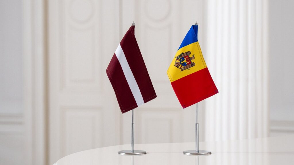 Moldova’s President Maia Sandu visiting Latvia / Article Flags of Latvia and Moldova