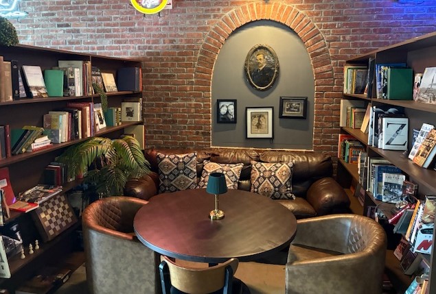 There's a new restaurant in Connecticut with a "speakeasy vibe"...