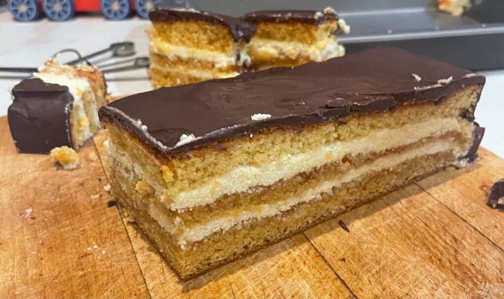 Cześć r/poland. I’m English and recently been baking some of your delicious desserts.