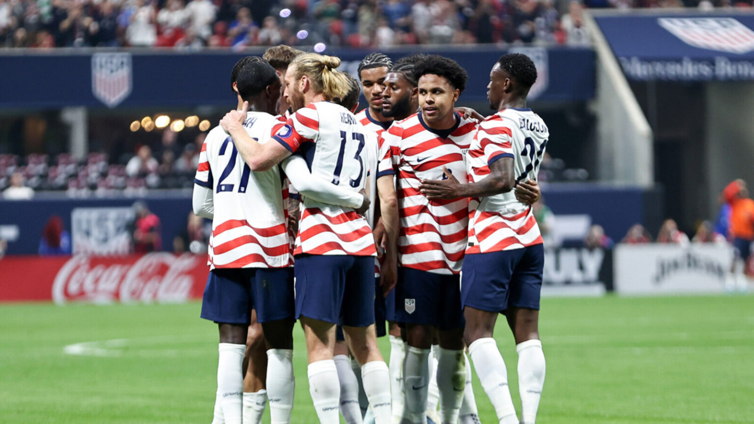 Landon Donovan Reveals Concerning Off-Field Incident After USMNT’s Loss vs Belgium Landon Donovan Reveals Concerning Off-Field Incident After USMNT's Loss vs Belgium