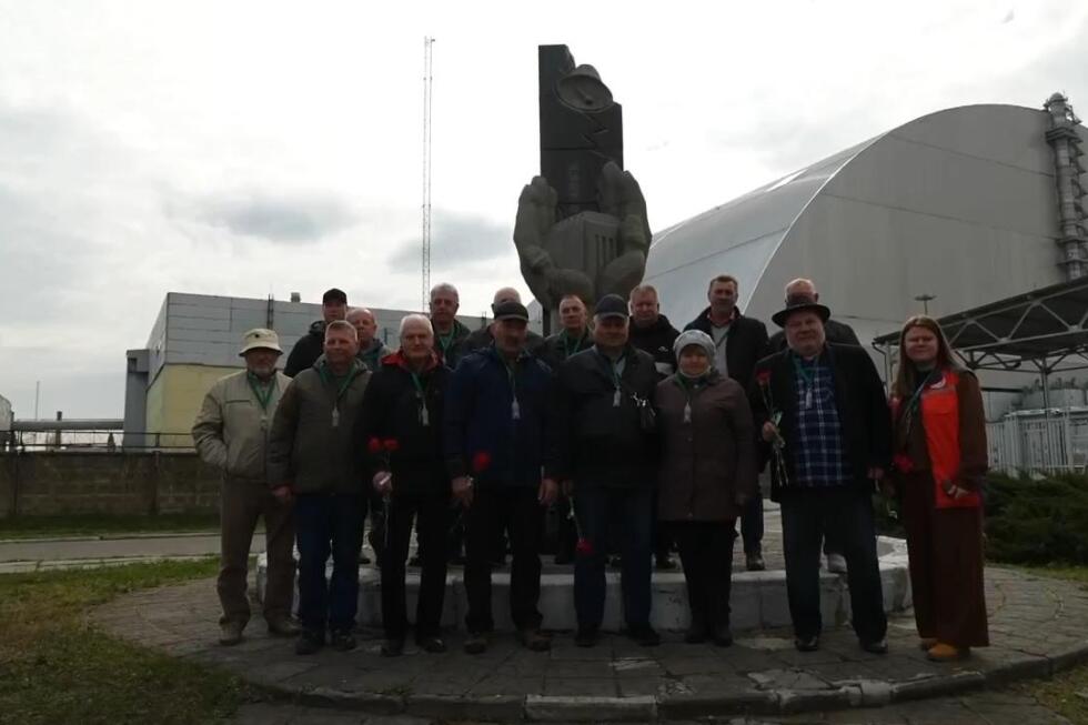 Former Chernobyl liquidators return to nuclear site four decades later