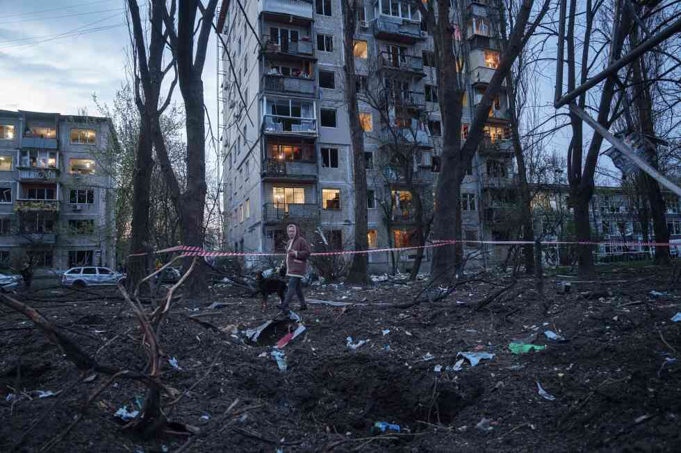 Russian drone and missile attack on Ukraine kills 16, injures 100