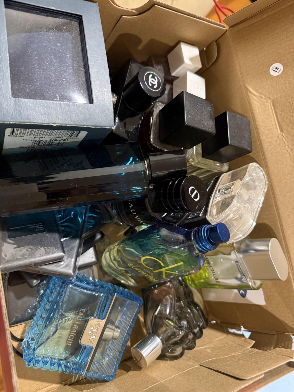 For example, a 80-year-old old man shares a mojito with him, and he doesn't even have a post office, isn't yours a selak tkari, except for my grandfather, who can do it for me?