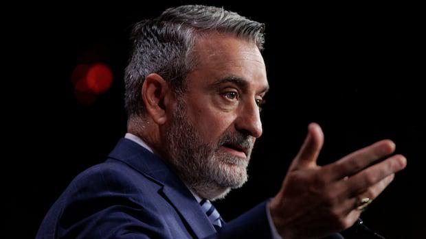 Attendance for high schoolers, elementary students is plummeting in Ontario: data