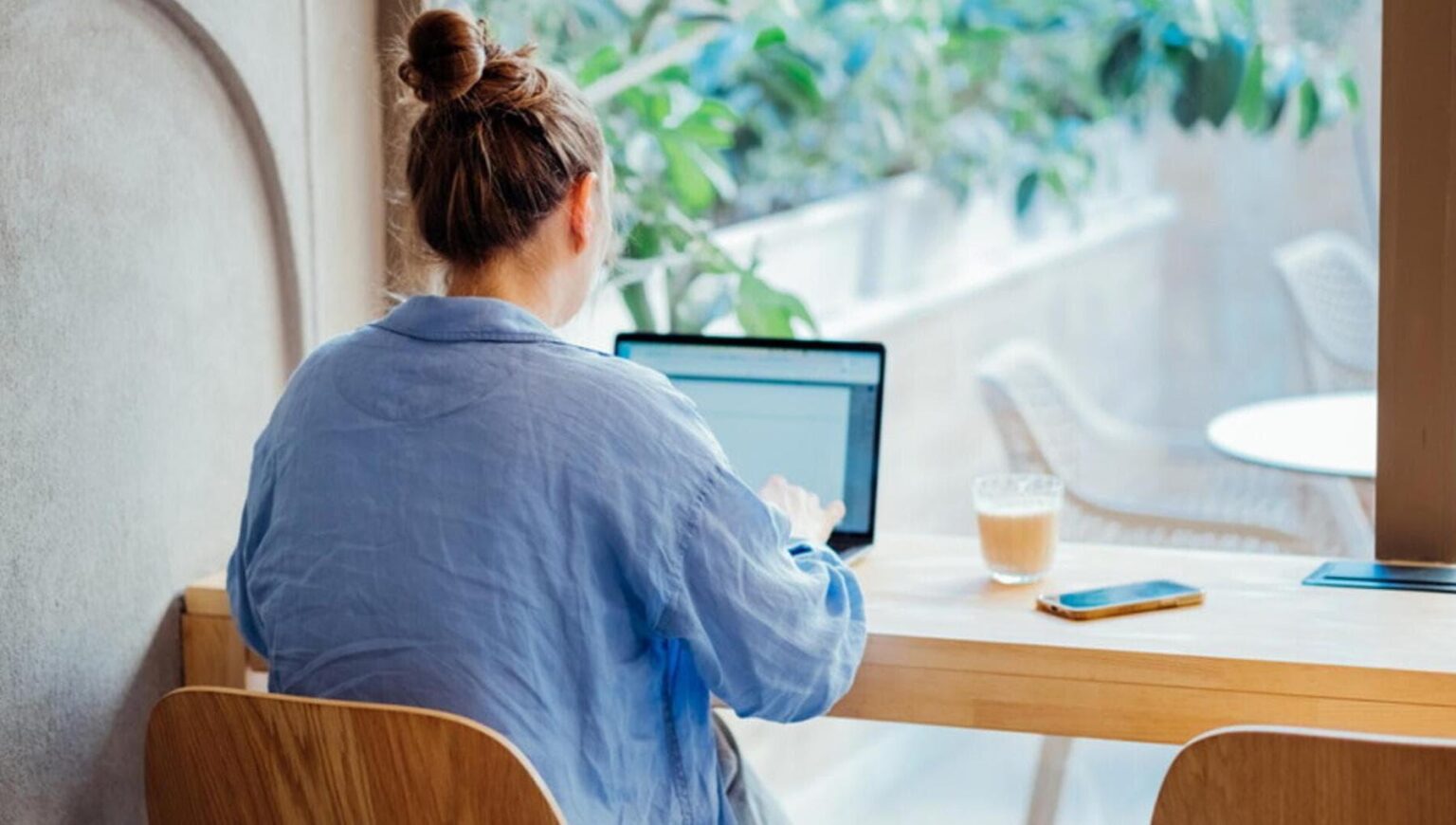 Petrol is too expensive and InnovaPuglia puts everyone in smart working: "A green resilience"