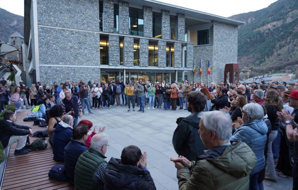 Dust in the street to achieve changes in the rental disintervention law