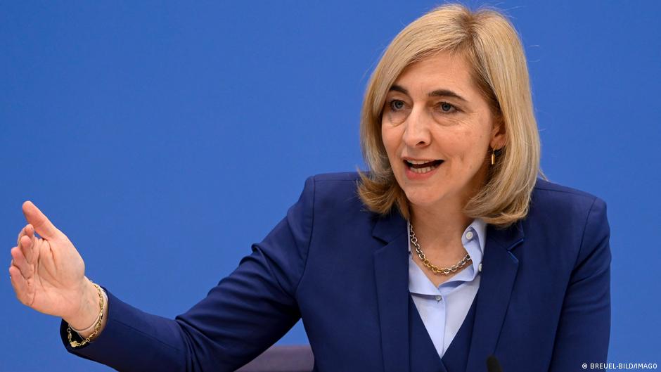 German health minister announces billions in cutbacks