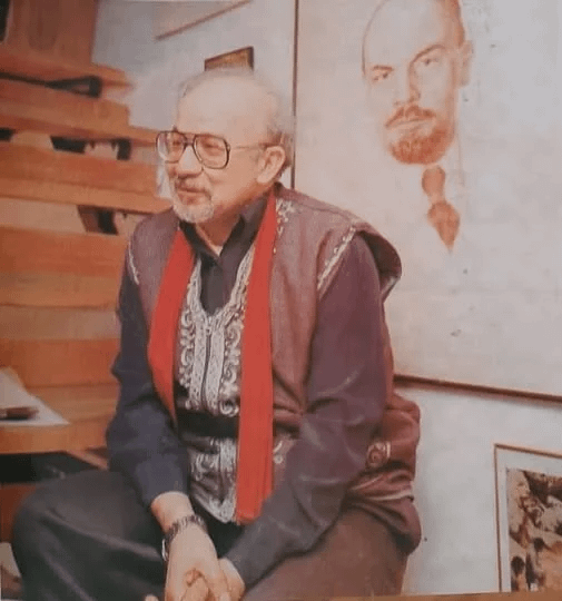 Political scientist, Turkish researcher, writer and academician Yalçın Küçük passed away.