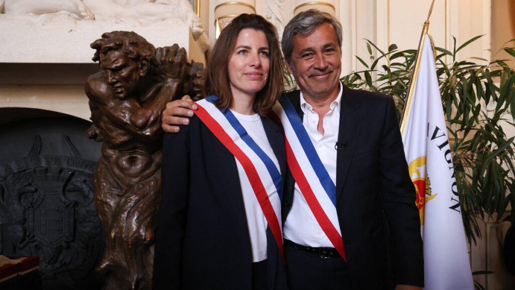 The new mayor of Avignon Olivier Galzi increases the compensation of his deputies, including his own partner, by 35%