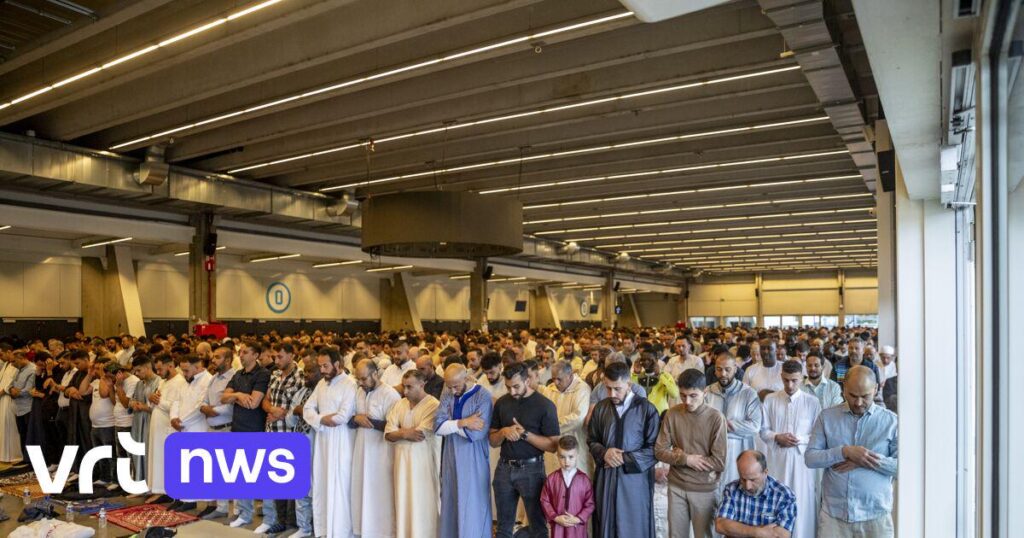 Mosques in Brussels want to expand massively: "People now sometimes have to pray outside
