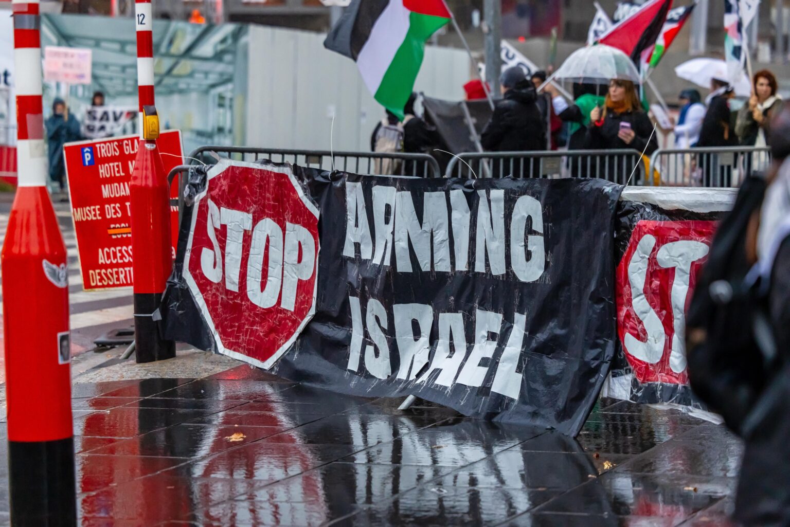 Conference questions Luxembourg's financial links to Israel