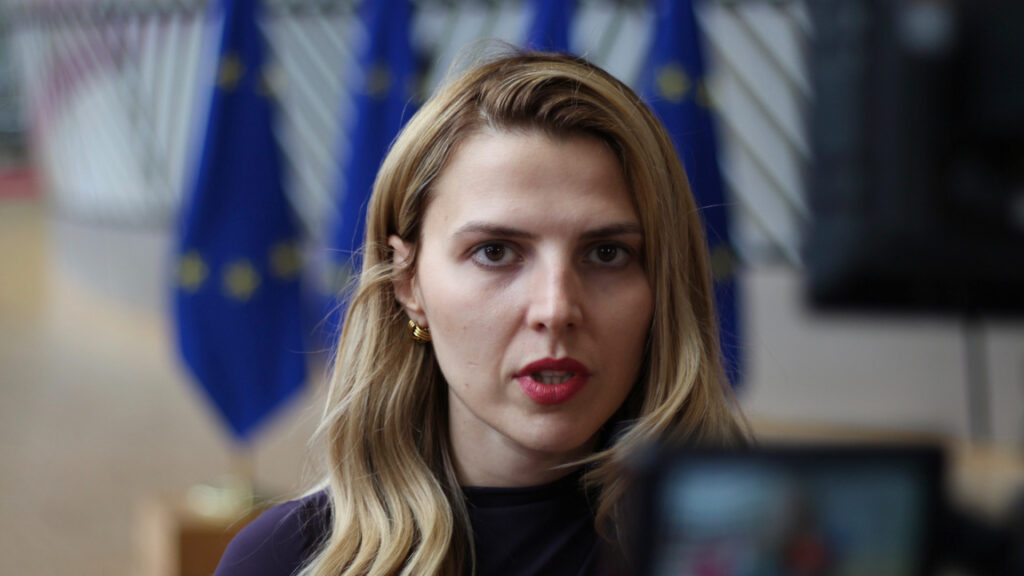 Foreign Minister Petrova calls on Skopje to speed up negotiations with the EU Velislava Petrova