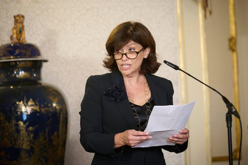 Government wants the Court of Auditors to turn a blind eye to more than 90% of public contracts made in Portugal Government wants the Court of Auditors to turn a blind eye to more than 90% of public contracts made in Portugal