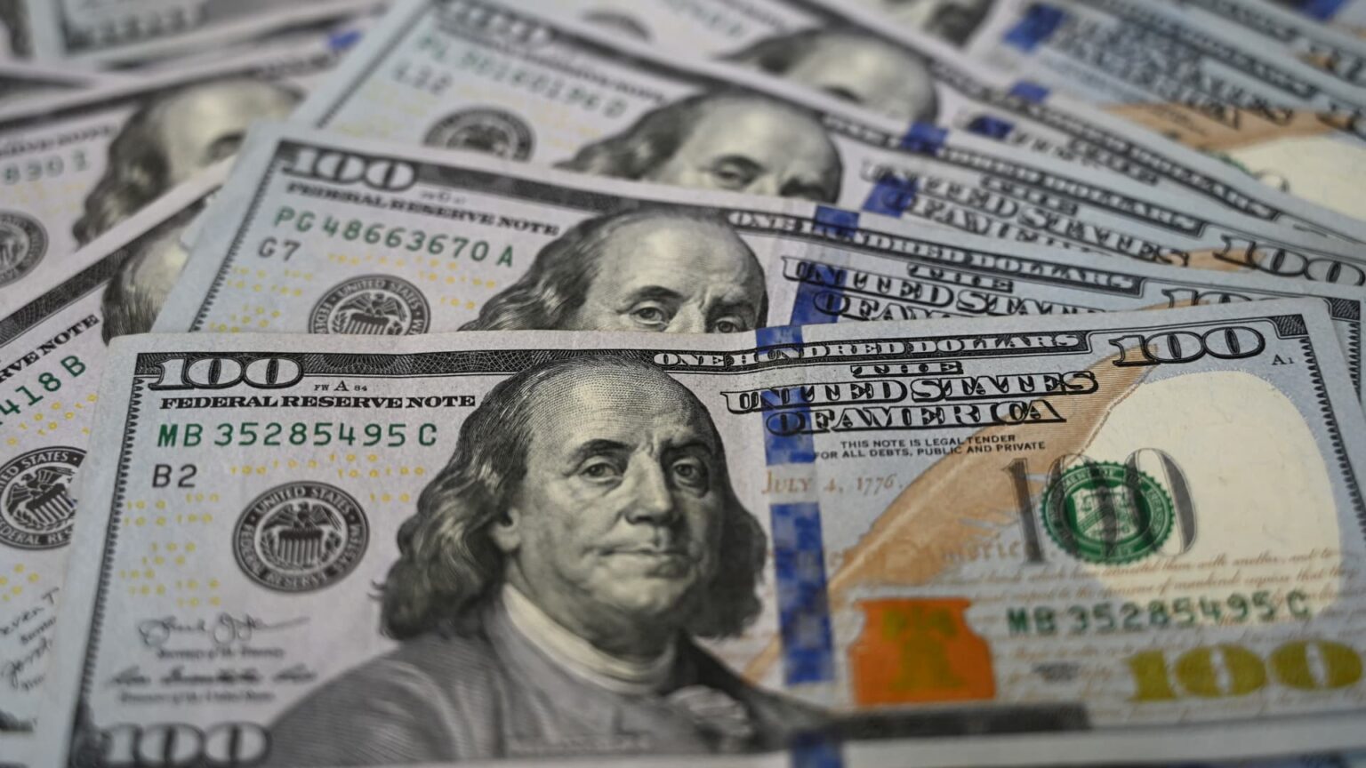 Dollar eases as U.S.-Iran deal hopes grow, yen drifts