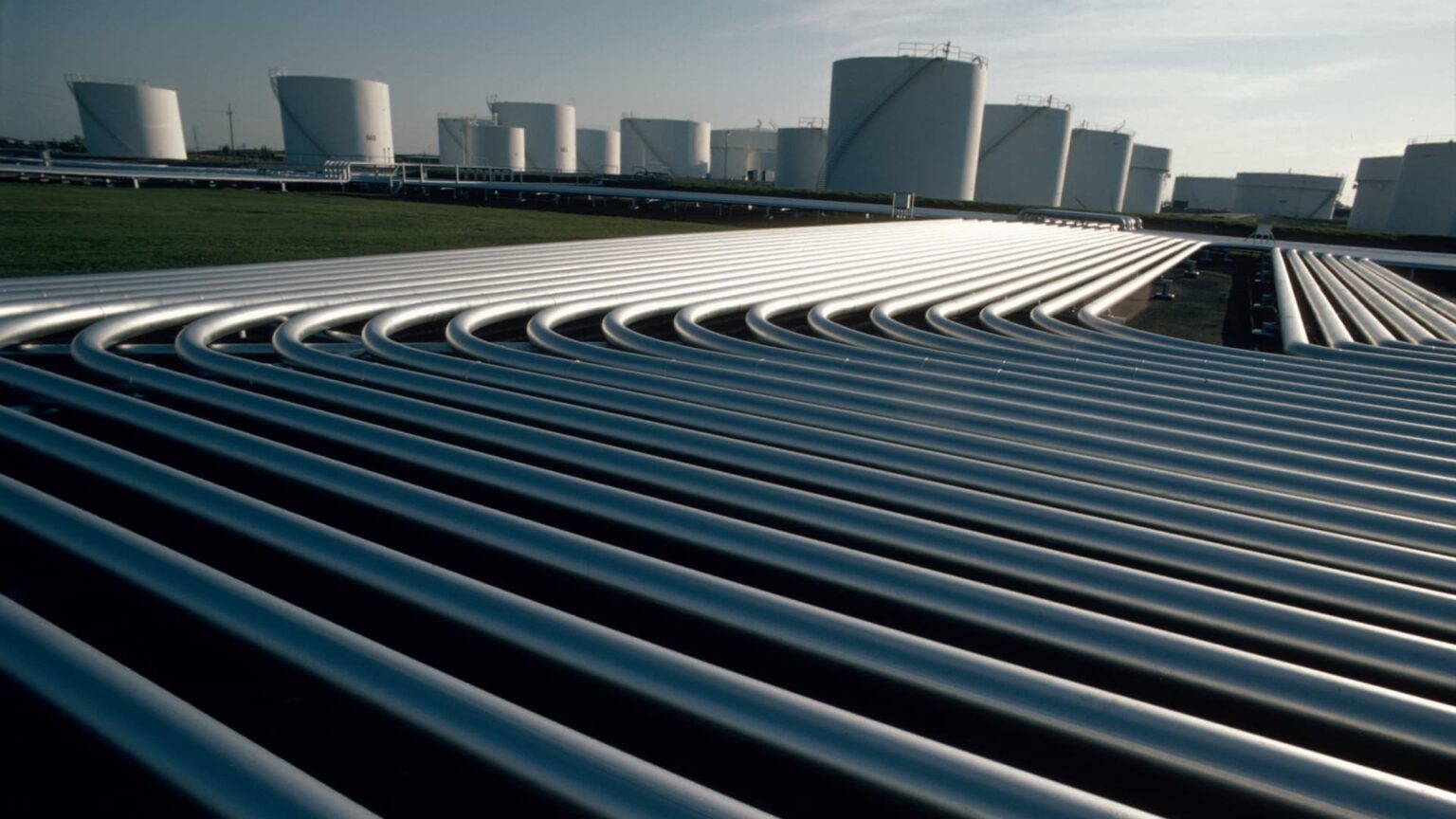 Wall Street loves these high-yield energy stocks