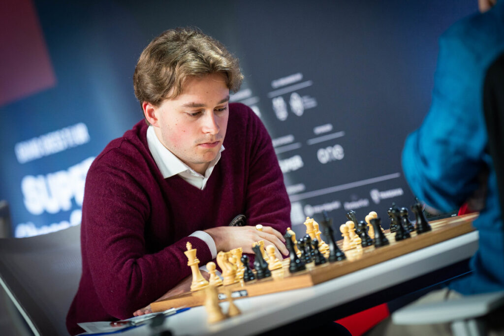 Super Chess Classic Romania: Keymer beats MVL’s Najdorf, leads Super Chess Classic Romania: Keymer beats MVL's Najdorf, leads