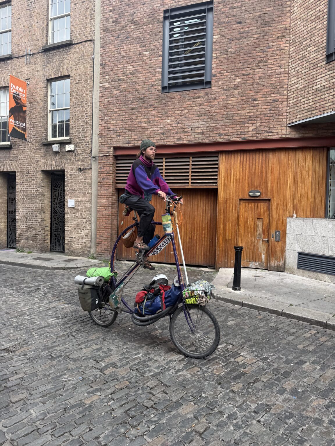 Guy is high asf on the streets on Dublin