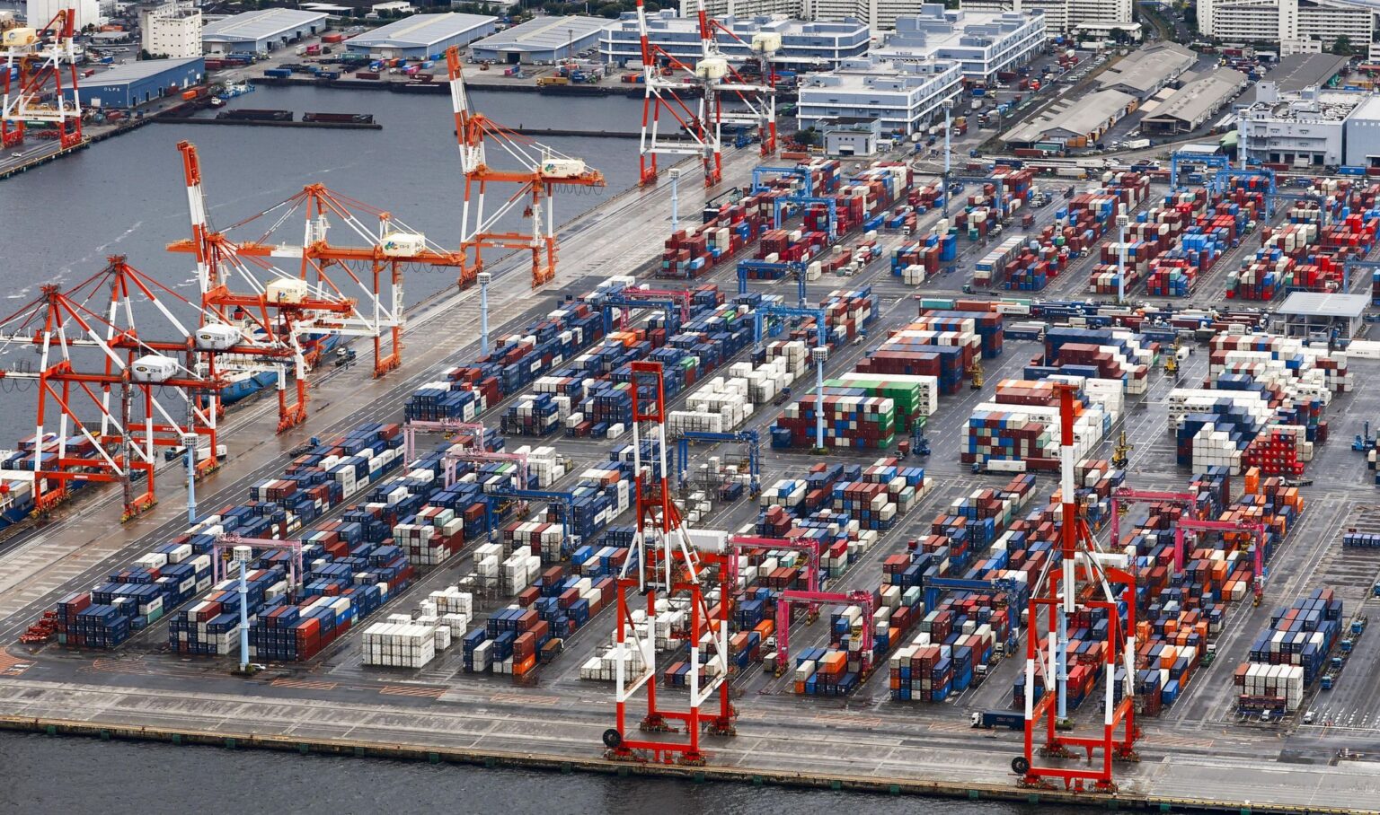 Japan’s economy expands at a 2.1% annual pace, boosted by consumer spending Japan's economy expands at a 2.1% annual pace, boosted by consumer spending