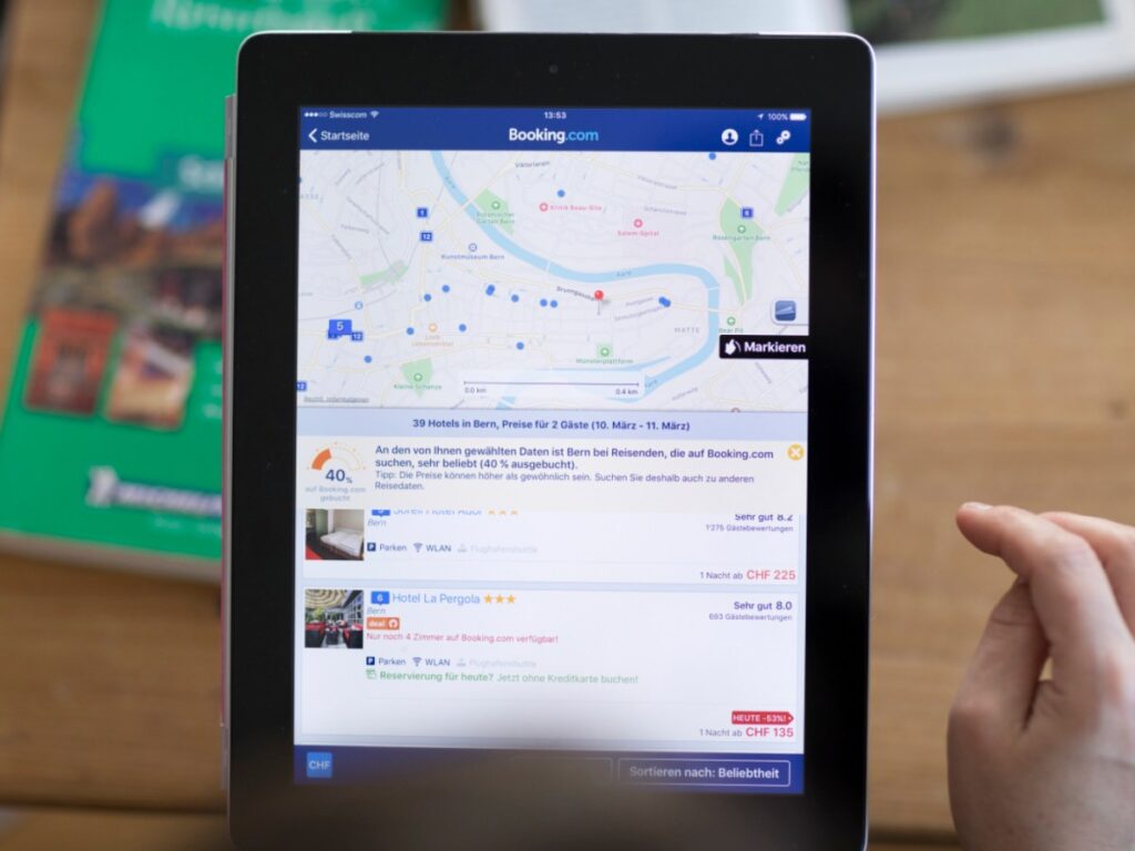 Swiss hotels hit by undercutting on booking platforms Swiss hotels hit by undercutting on booking platforms