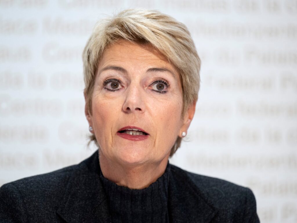 Swiss finance minister urges banks to contribute to stability Swiss finance minister urges banks to contribute to stability