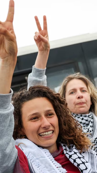 12 Canadian activists on aid flotilla deported to Turkey by Israel