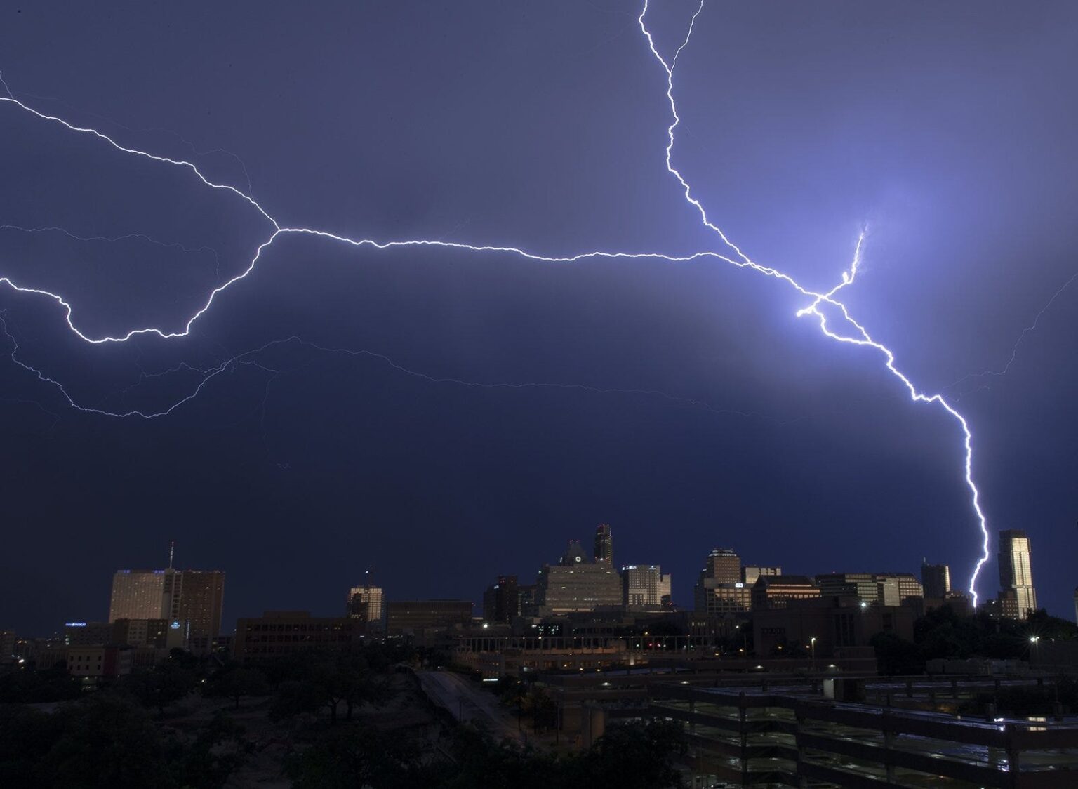 Austin Energy outages leave nearly 16,000 without power amid storms Austin Energy outages leave nearly 16,000 without power amid storms