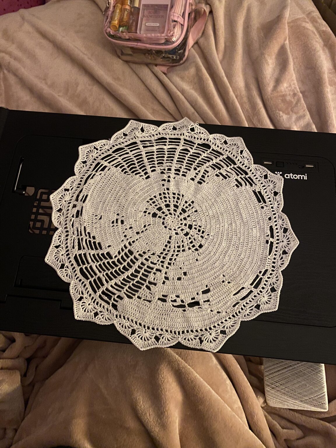 Crocheted a doily of the northern hemisphere for my boyfriend🩷