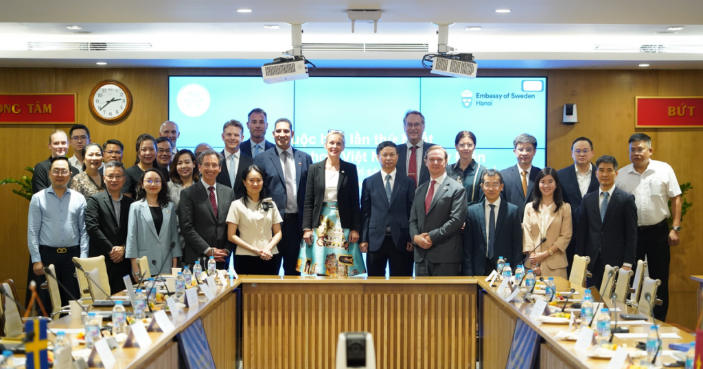 Overview of the First Session of the Vietnam Overview of the First Session of the Vietnam
