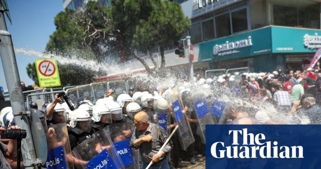 Turkish police fire teargas to break up protest after opposition leader ousted | Turkey Turkish police fire teargas to break up protest after opposition leader ousted | Turkey