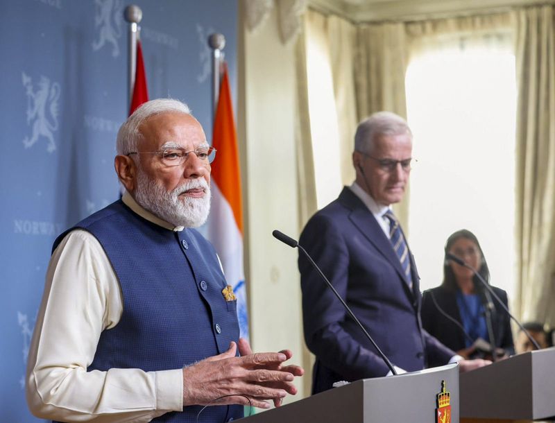 Nehru’s 1957 Press Conference in Norway is in Sharp Contrast to Modi Not Facing a Single Question in 2026 Nehru’s 1957 Press Conference in Norway is in Sharp Contrast to Modi Not Facing a Single Question in 2026