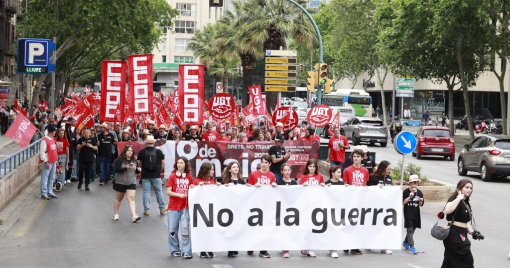 83% of Spain concerned about the war in Iran and 60% view Prime Minister Sánchez’s response positively: American flag burnt in Palma